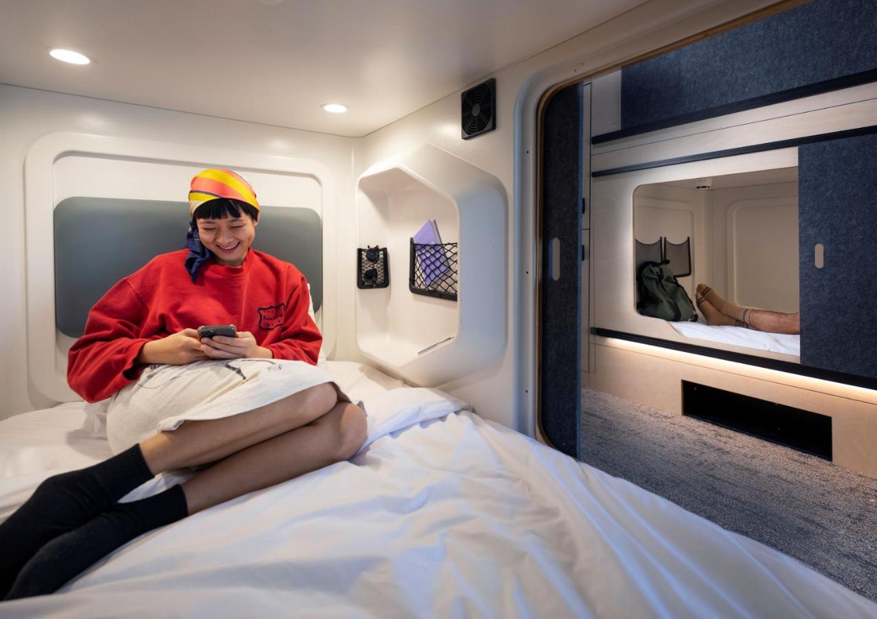 Lylo Auckland Hotel Dış mekan fotoğraf A capsule hotel room