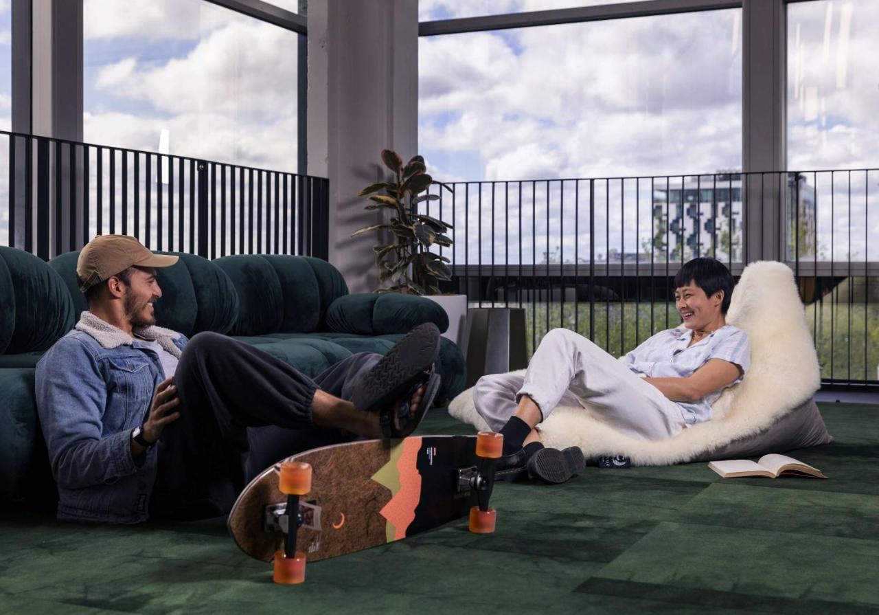 Lylo Auckland Hotel Dış mekan fotoğraf Bean bag chairs